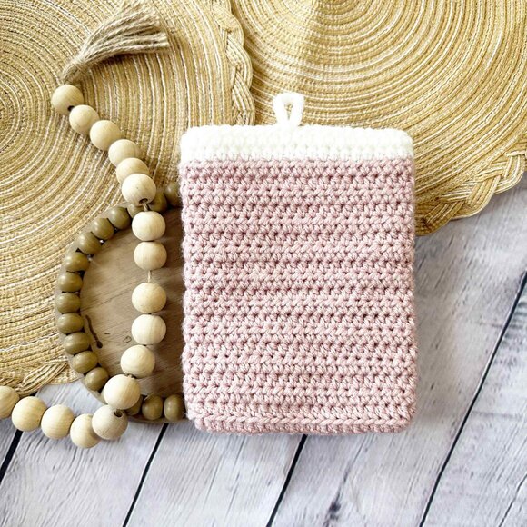 Pink Daisy Crochet 6" or 7" Kindle Sleeve - Picture 4 of 5